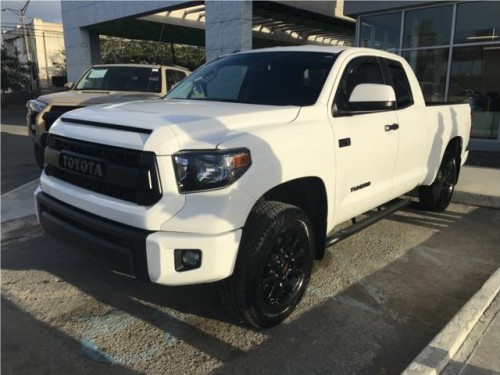 TOYOTA TUNDRA PRO 4X4 AÃO 2016 COMO NUEVA